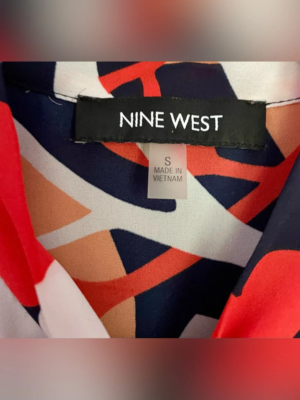 Vintage Nine West Abstract Leaf-Print Tie-Neck Blouse Size S - Picture 3 of 7